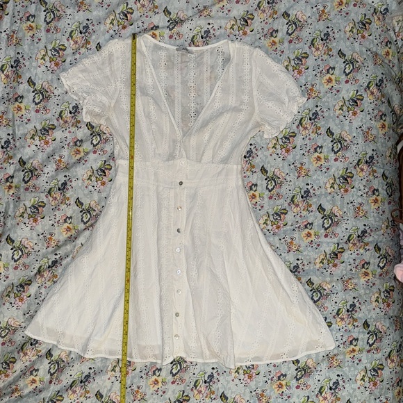 White eyelet dress - Picture 2 of 5